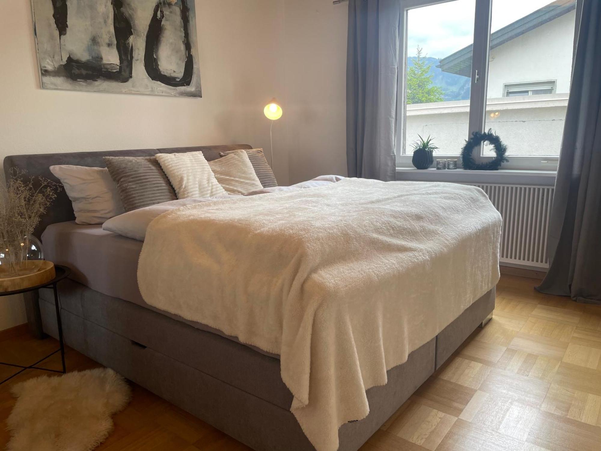 Crown Living Design Apartment - 2 Schlafzimmer - Kueche - Gratis Parkplatz - Abstellraum Fuer Fahrraeder/Ski Mader Eksteriør bilde