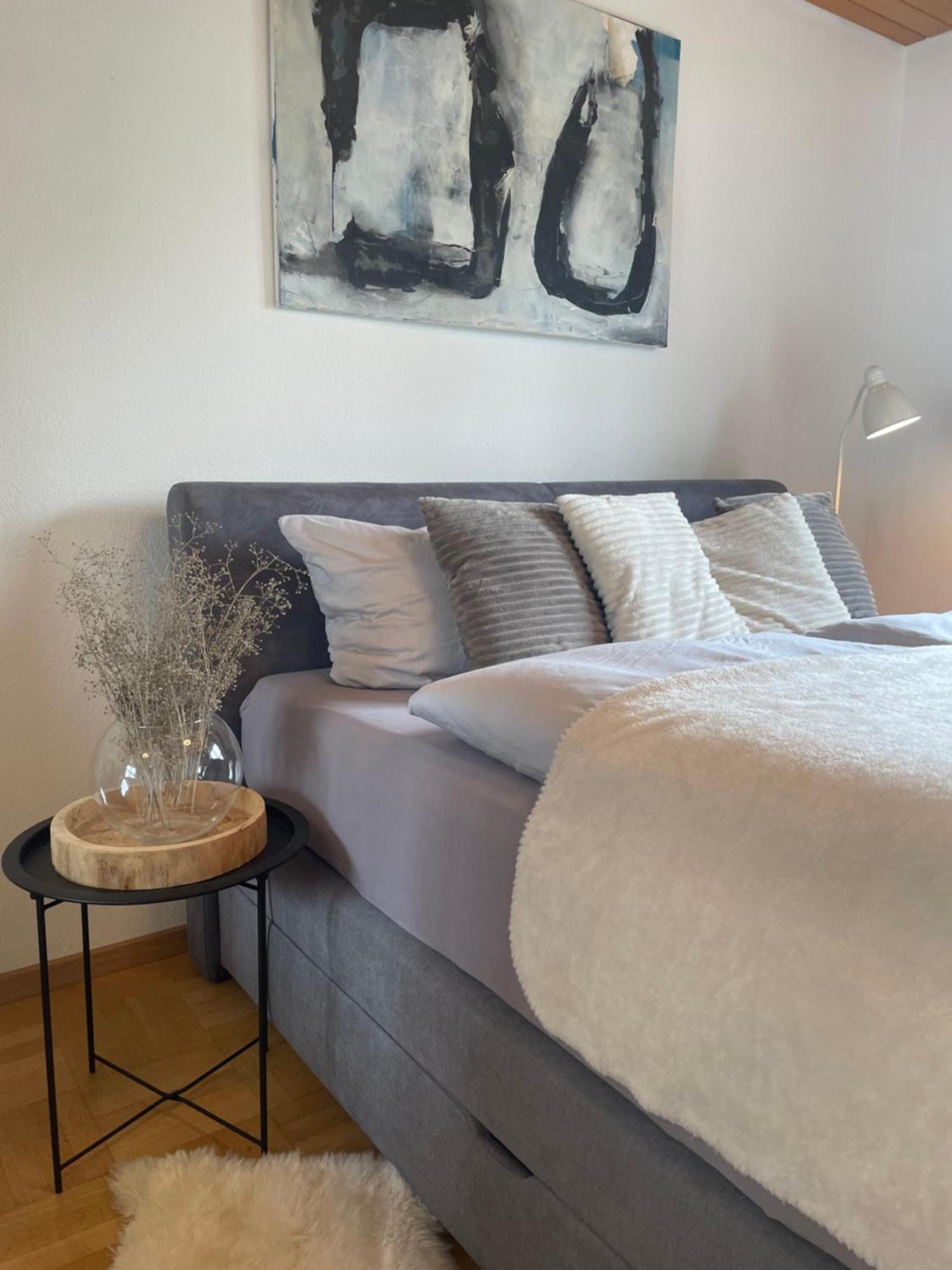 Crown Living Design Apartment - 2 Schlafzimmer - Kueche - Gratis Parkplatz - Abstellraum Fuer Fahrraeder/Ski Mader Eksteriør bilde