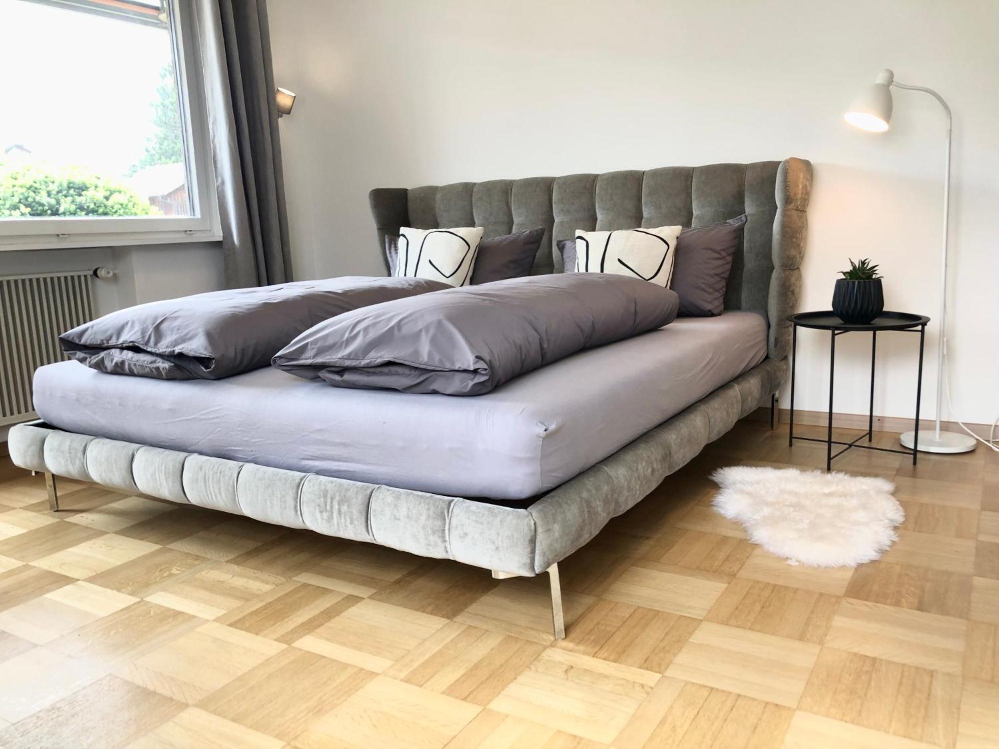 Crown Living Design Apartment - 2 Schlafzimmer - Kueche - Gratis Parkplatz - Abstellraum Fuer Fahrraeder/Ski Mader Eksteriør bilde
