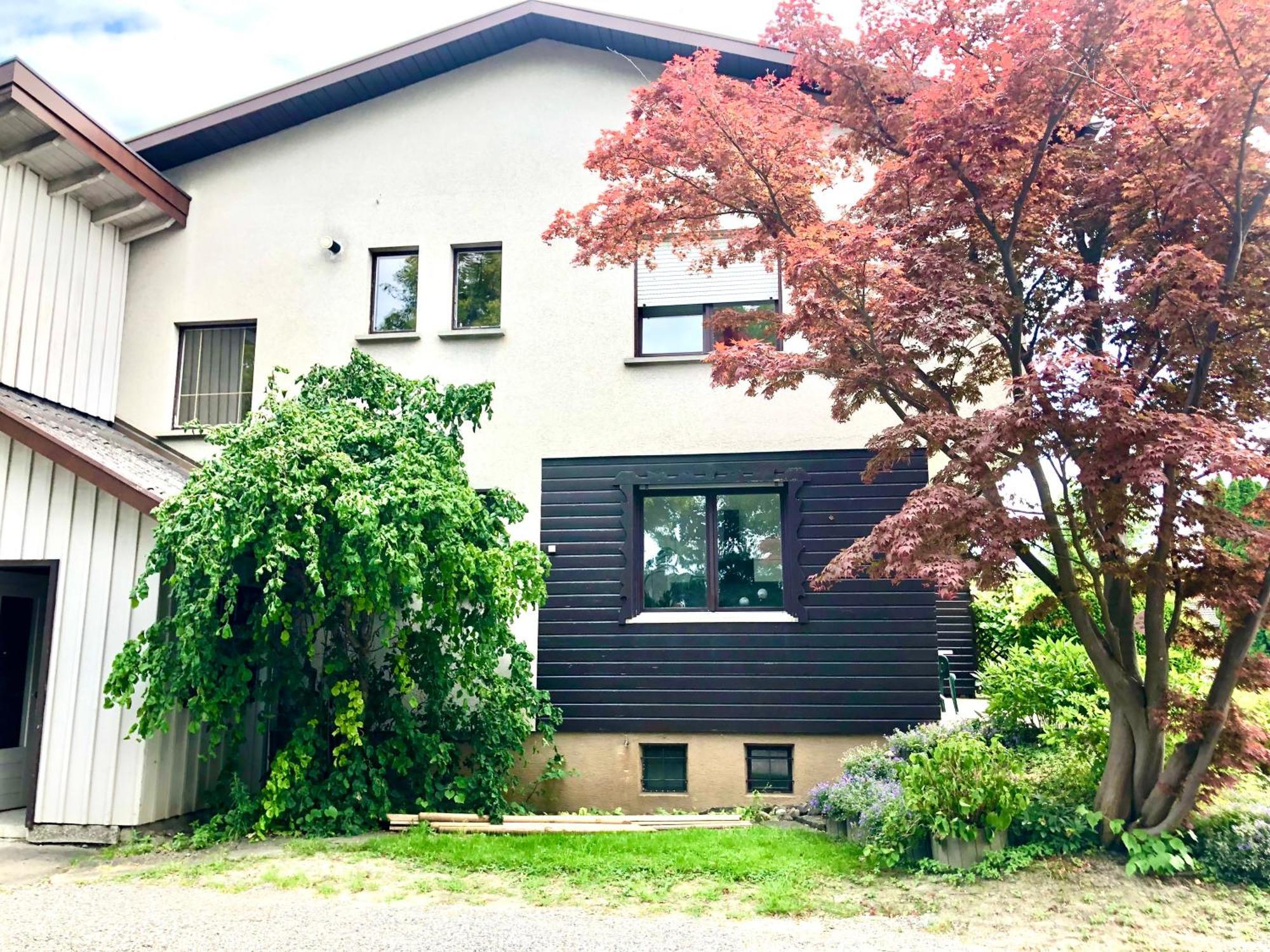 Crown Living Design Apartment - 2 Schlafzimmer - Kueche - Gratis Parkplatz - Abstellraum Fuer Fahrraeder/Ski Mader Eksteriør bilde